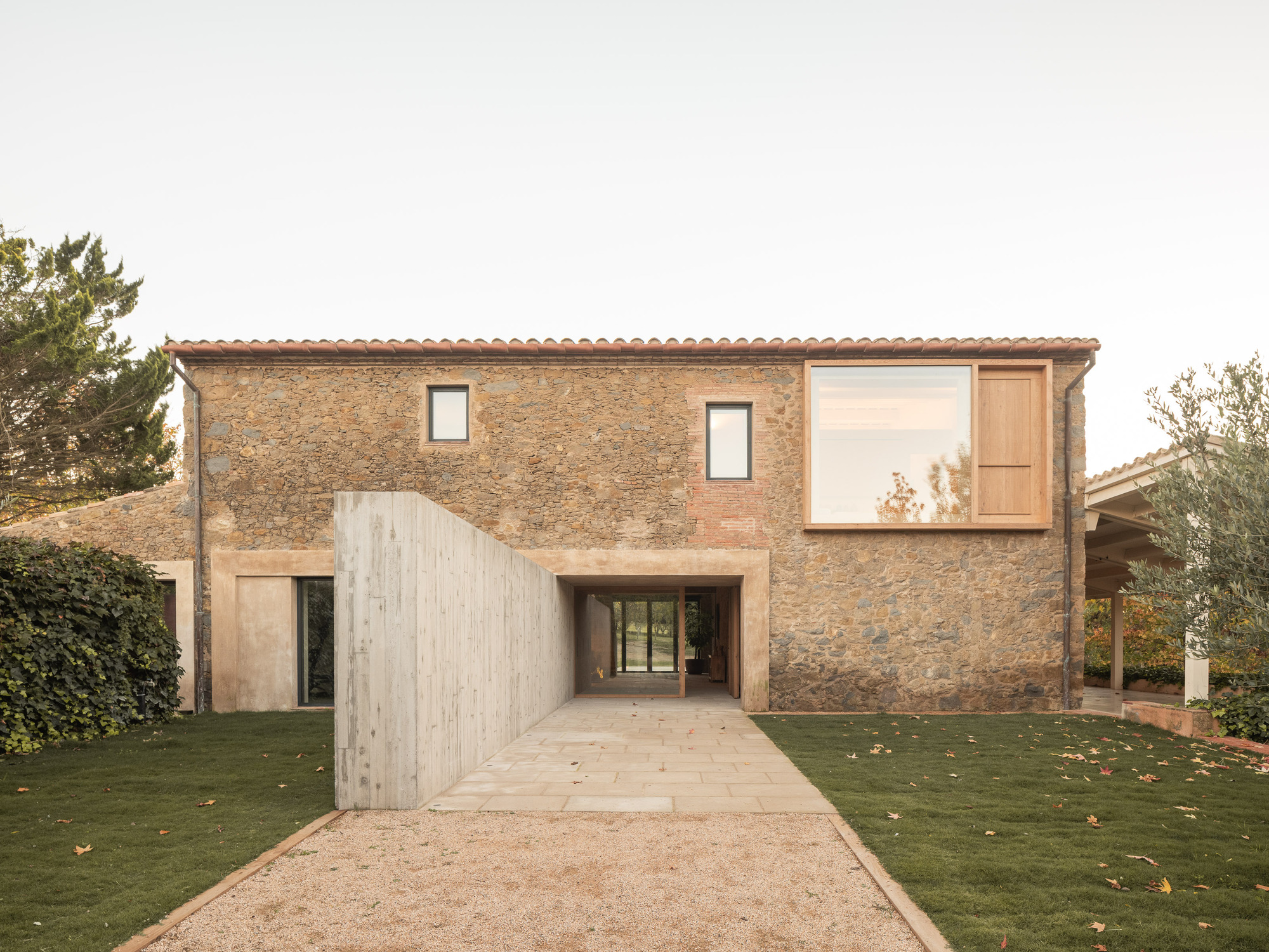 House 2302 / Nordest Arquitectura