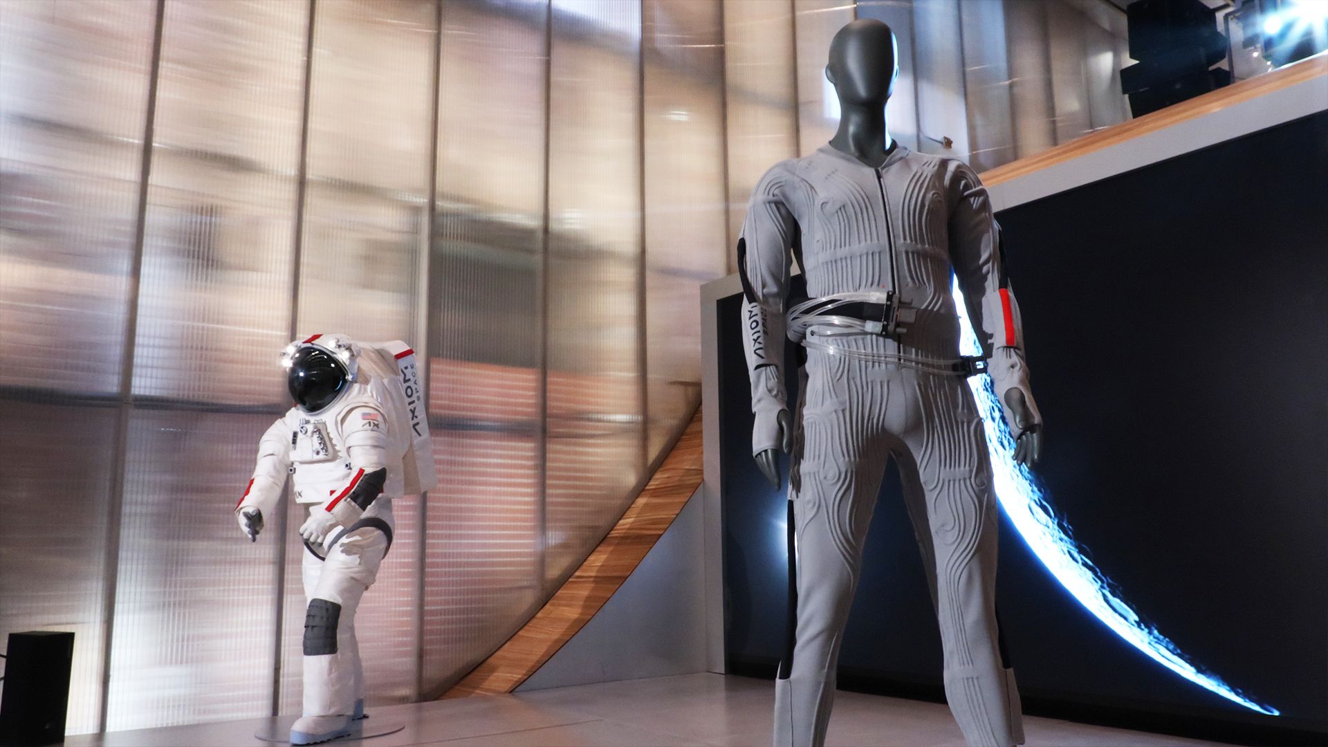 “É muito esteticamente agradável”: Prada e Axiom revelam a roupa íntima de suporte à vida que os astronautas usarão na lua