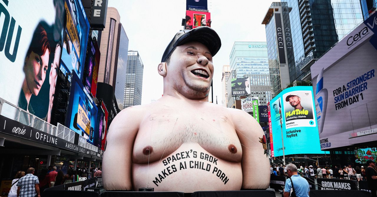 Enorme efígie de Elon Musk erguida na Times Square para protestar contra Grok