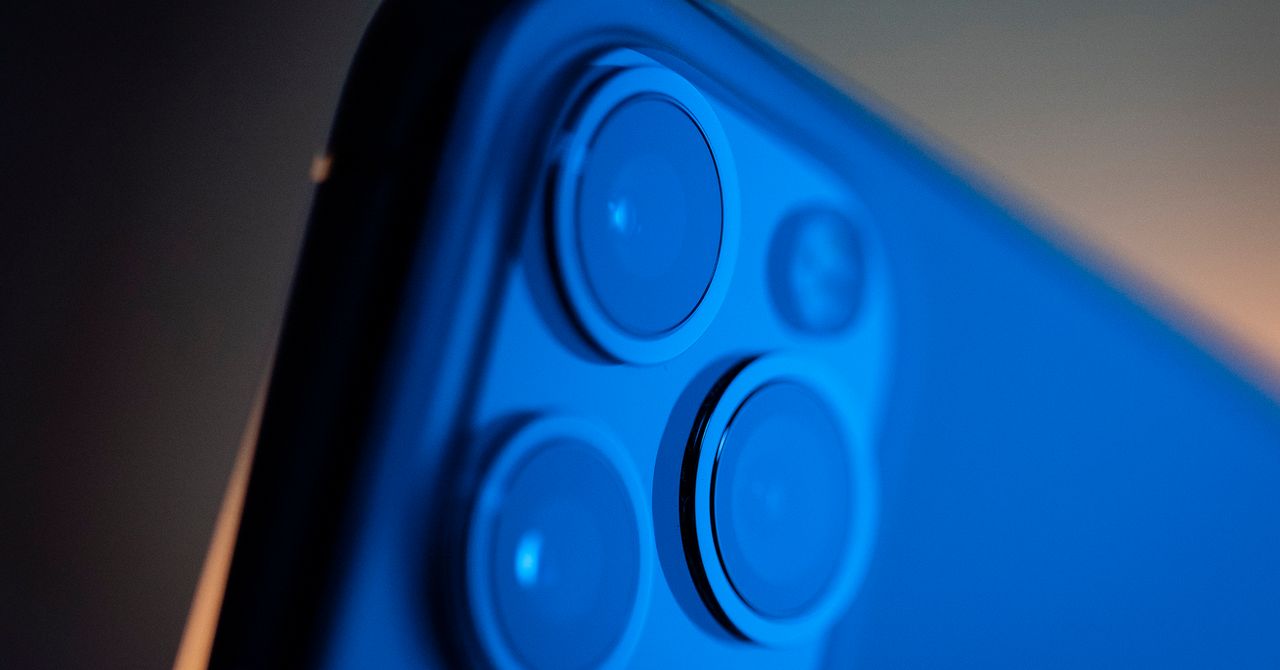 Como a Apple está fazendo seu iPhone antigo funcionar mais rápido e permanecer vivo por mais tempo