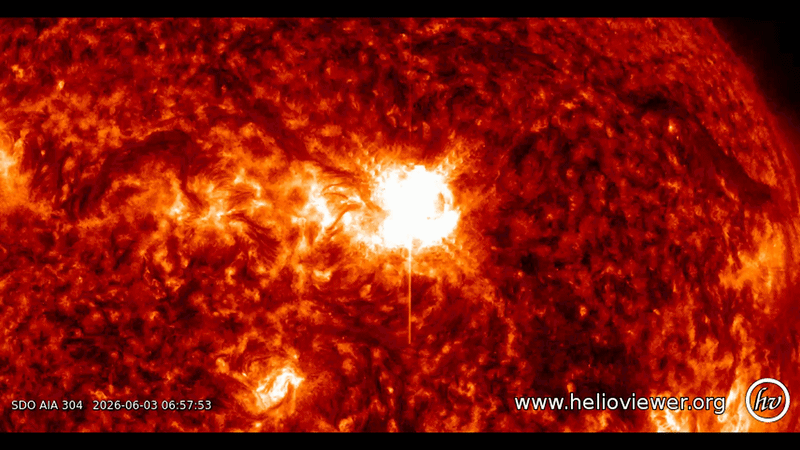 O Sol entra em erupção com três explosões solares colossais em menos de 24 horas, aumentando as chances de aurora boreal