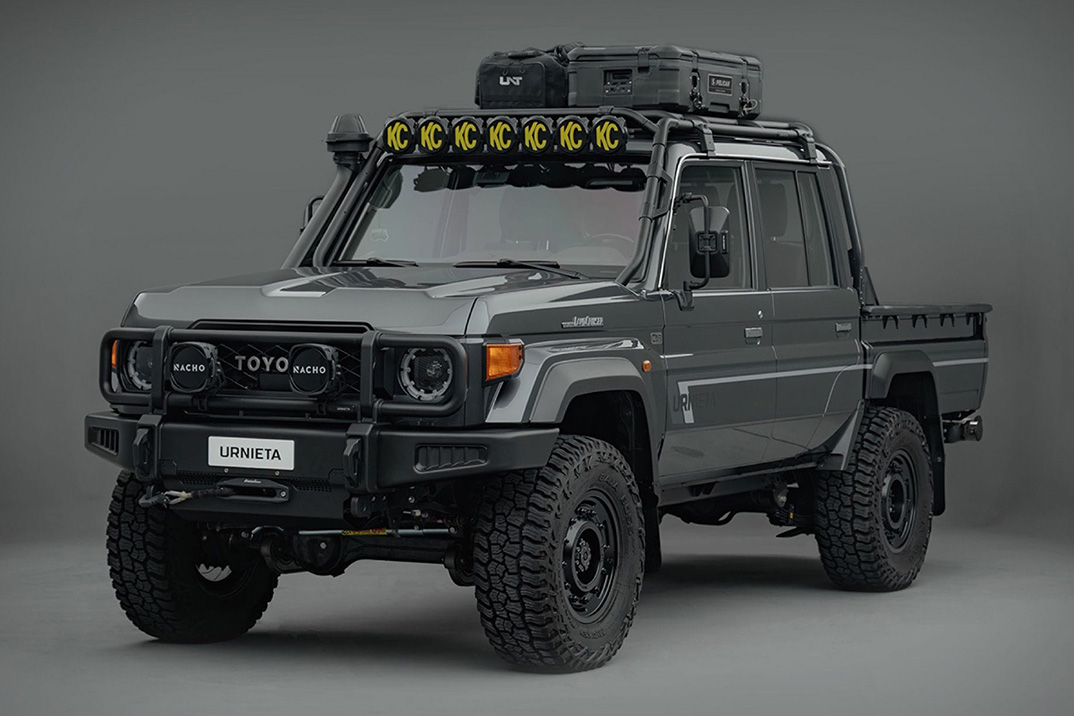 Este furtivo Toyota Land Cruiser 79 se veste com armadura off-road completa para o Outback