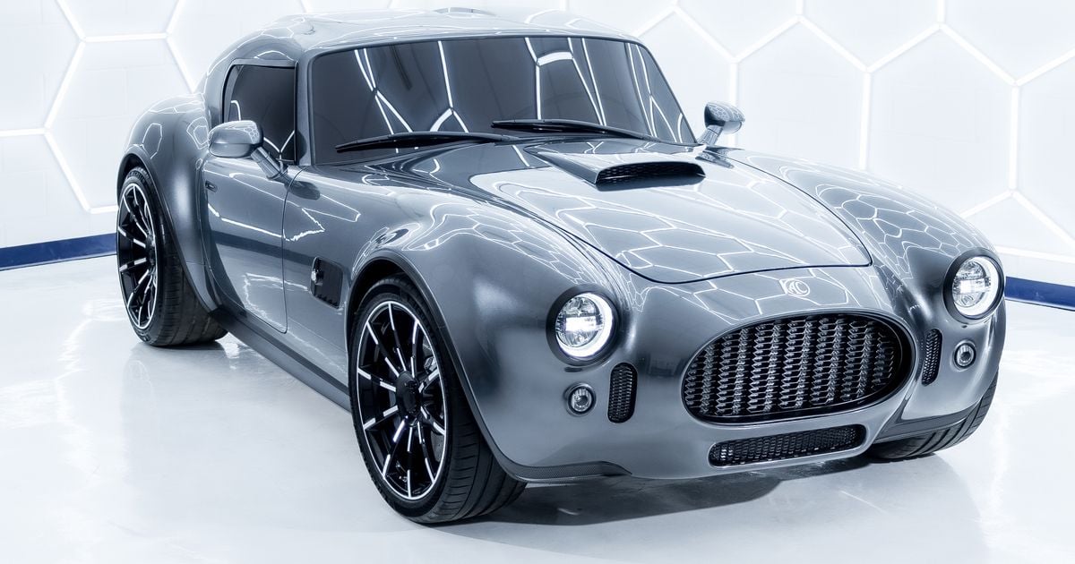 Cupê AC Cobra GT lançado para comemorar 125º aniversário
