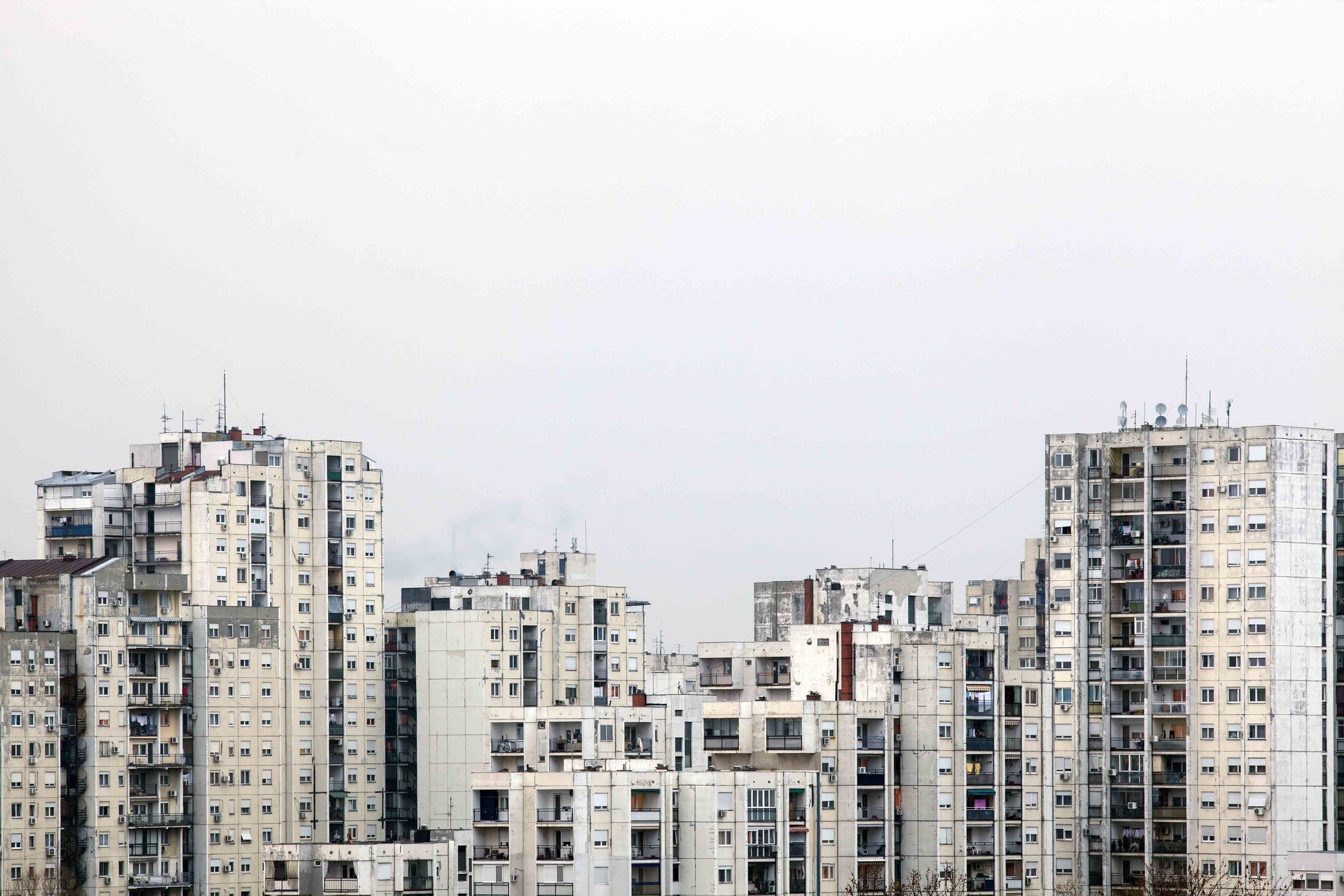 Projetado para repetir, forçado a se adaptar: a arquitetura paralela da habitação socialista