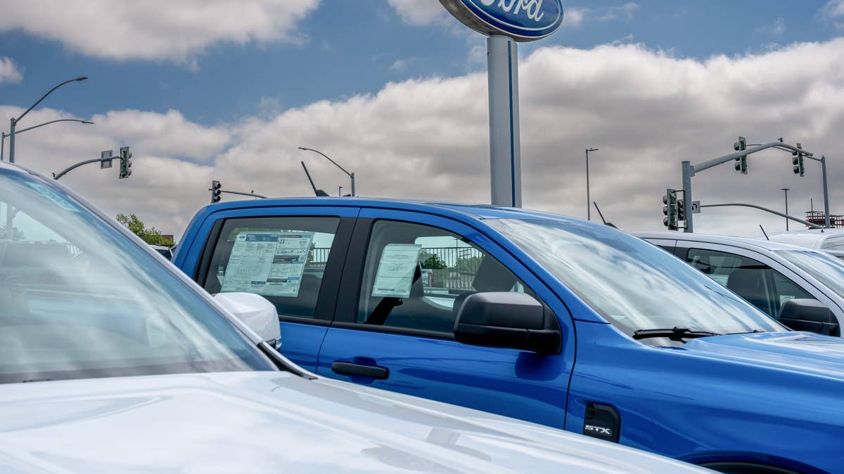 Trump diz que GM e Ford não querem que proprietários consertem seus próprios carros