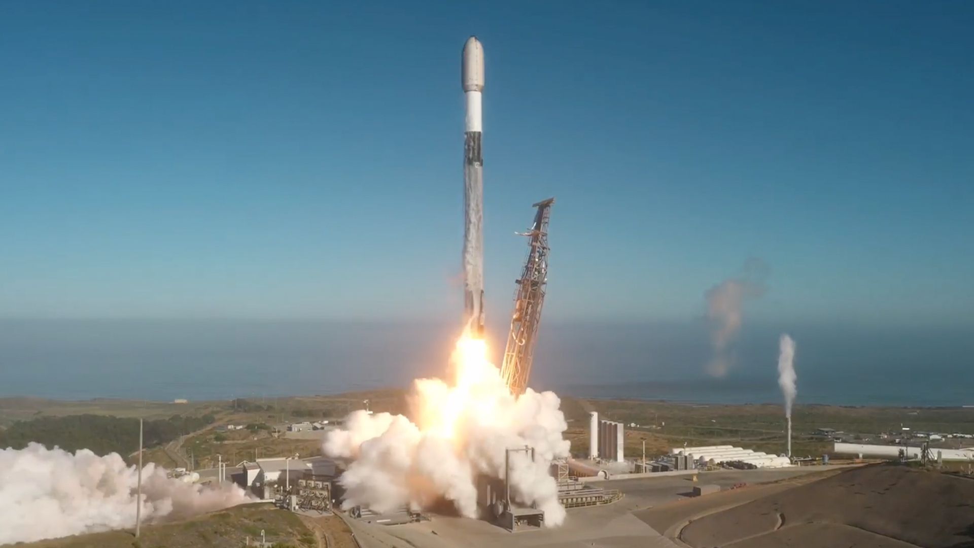 SpaceX envia 24 satélites Starlink em órbita enquanto o mercado aguarda o lançamento do IPO (vídeo)