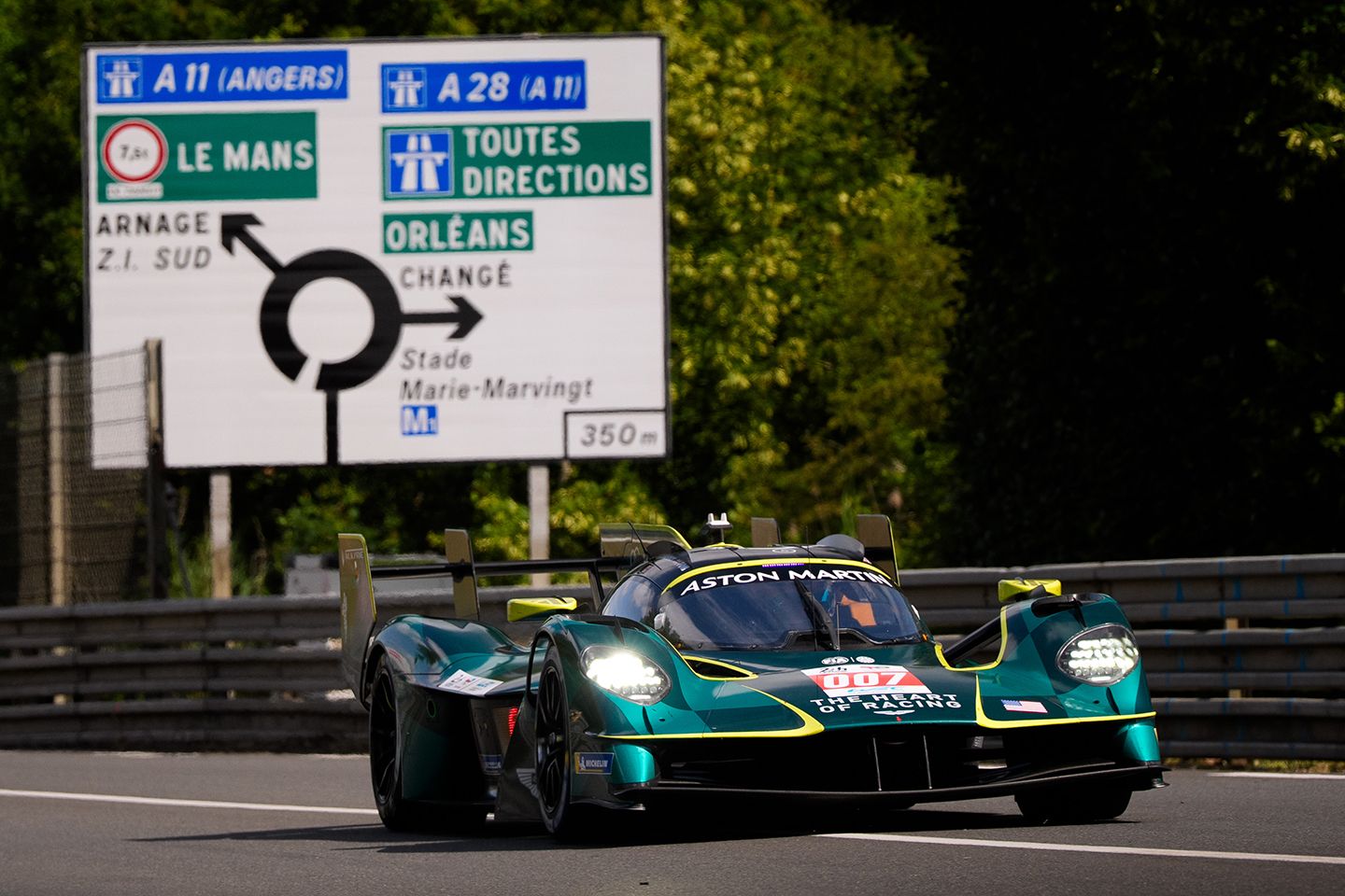 Aston prepara Valquírias para Le Mans