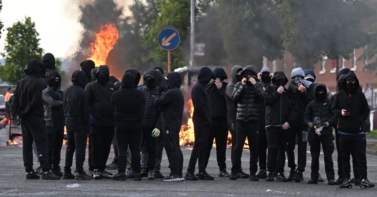 Um grupo de jovens supremacistas brancos ajudou a orquestrar os motins de Belfast