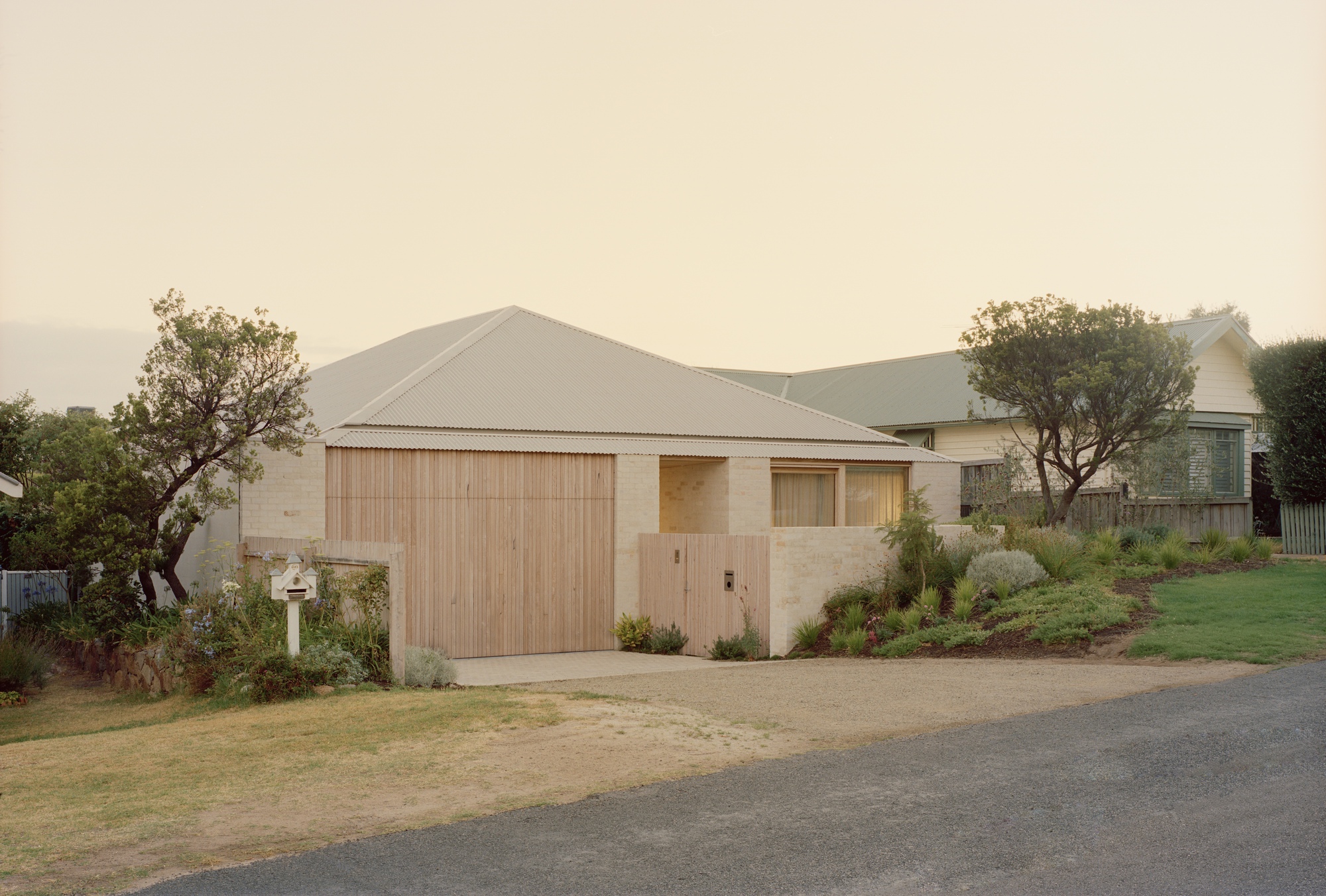 Casa Sorrento / Victoria Merrett Architects