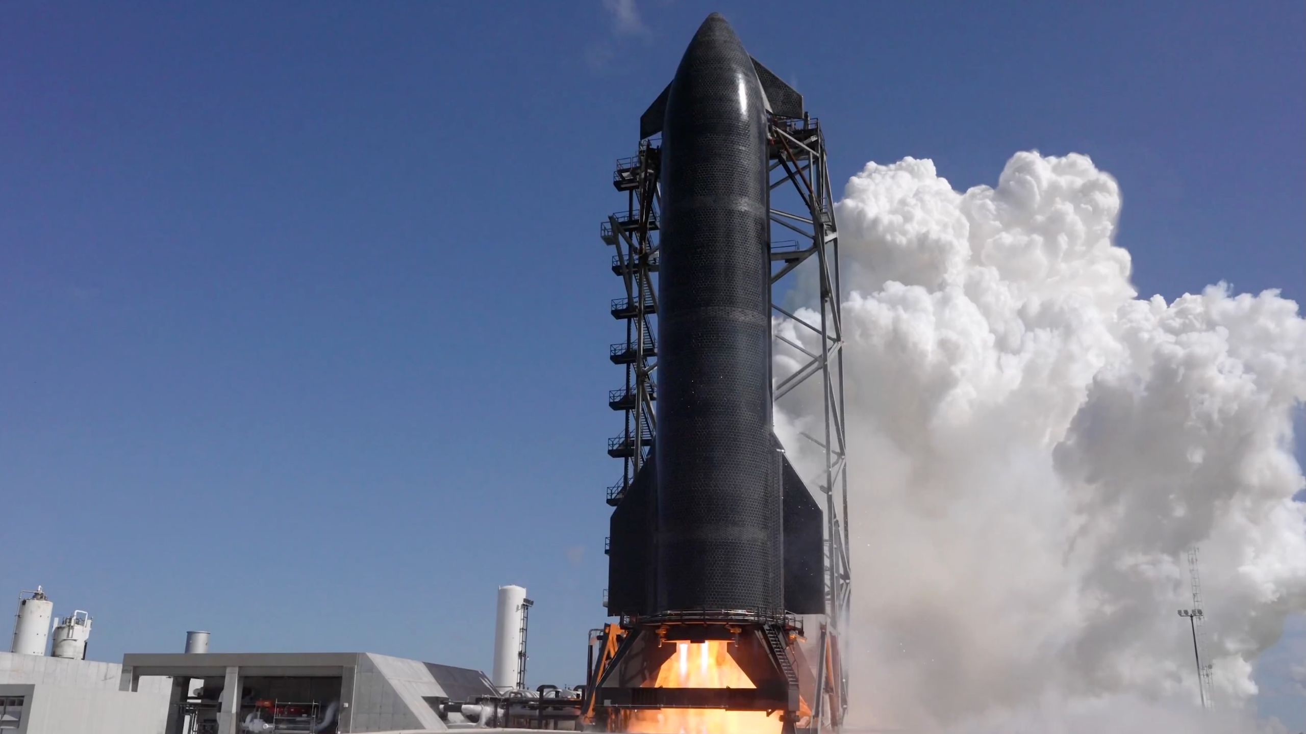 A SpaceX liga todos os 6 motores da Starship antes do 13º vôo de teste (vídeo)