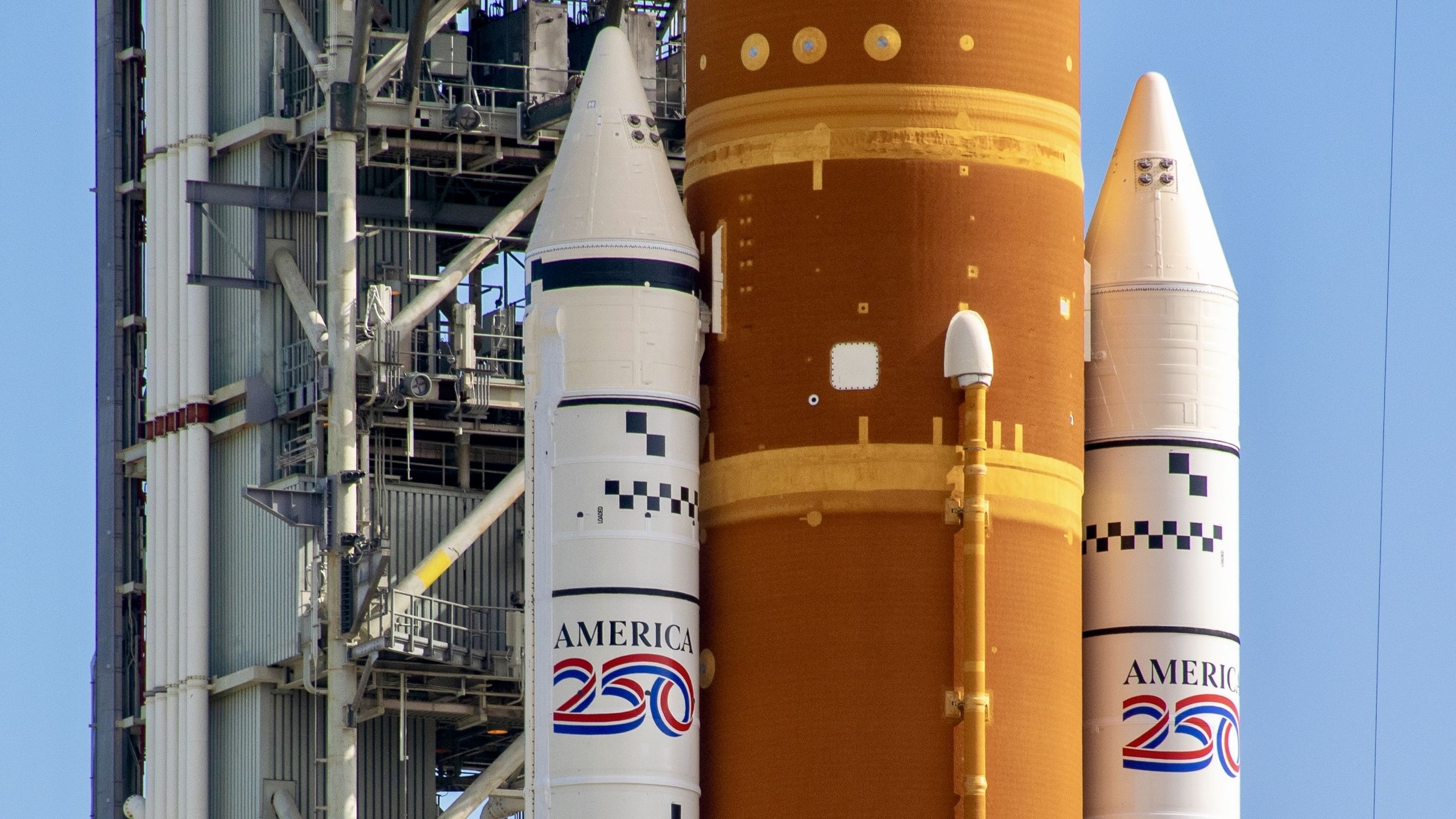 ‘Rocket’s Red Glare’: como a missão lunar Artemis 2 da NASA comemorou o 250º aniversário da América