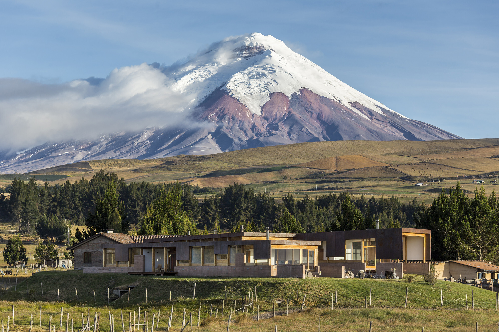 Arquitetura nos Andes: como a altitude molda as decisões de design