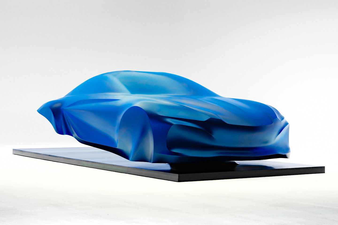 Escultura em exposição em Paris mostra novo Alpine A110