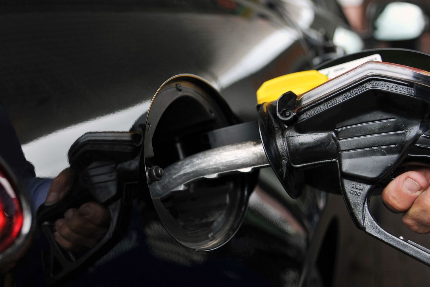 Preços do diesel atingem alta recorde antes do orçamento
