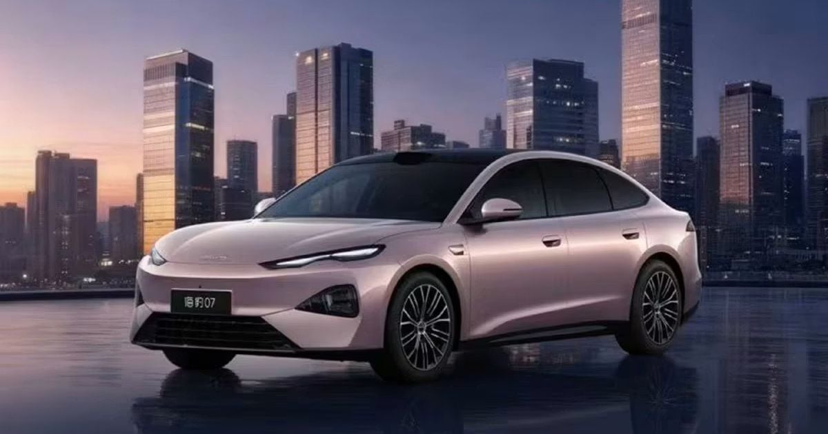Maior novo sedã BYD Seal 07 de segunda geração revelado na China