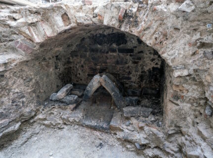 Sistema de aquecimento raro encontrado em convento medieval suíço – The History Blog