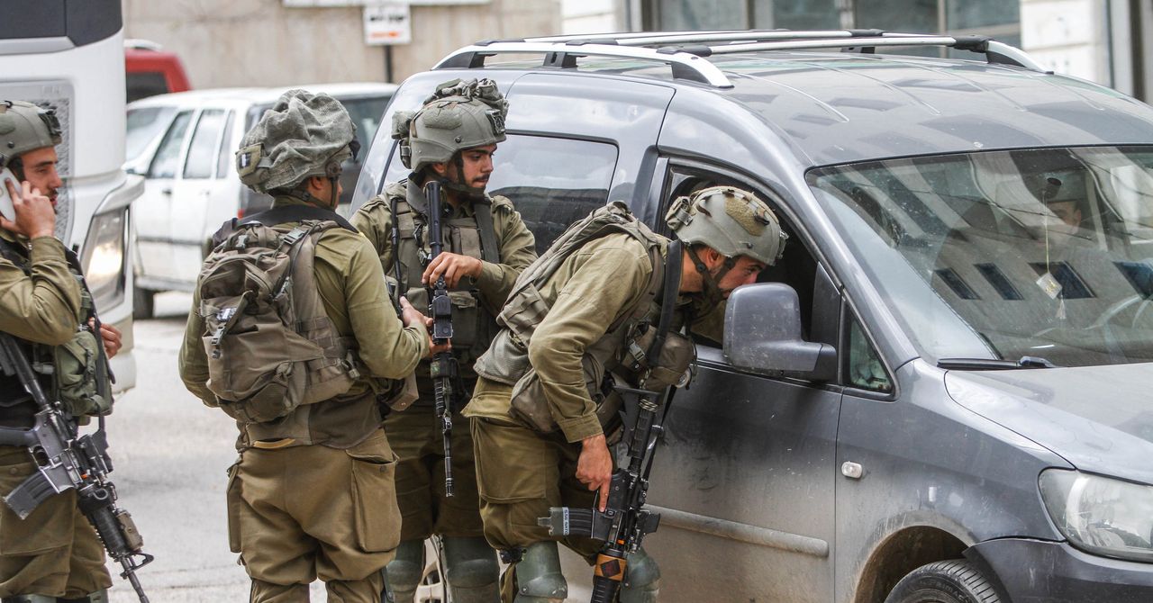 Como os postos de controle israelenses sufocam a vida palestina na Cisjordânia ocupada
