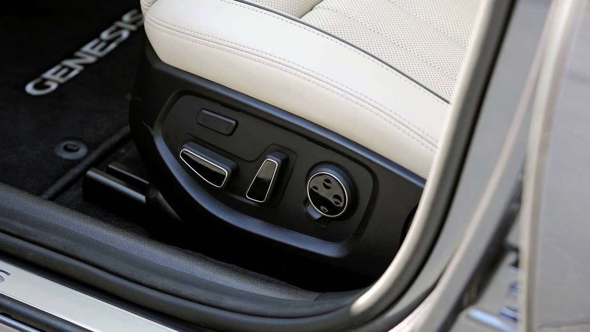 Hyundai faz recall de 95.000 sedãs Genesis e alerta proprietários para estacionarem do lado de fora
