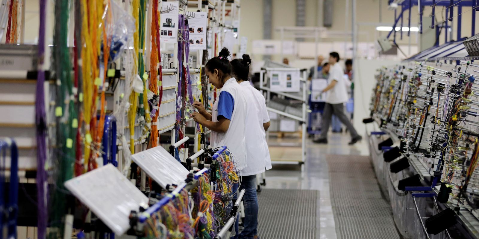 Faturamento da indústria cai 3,5% em agosto, informa CNI