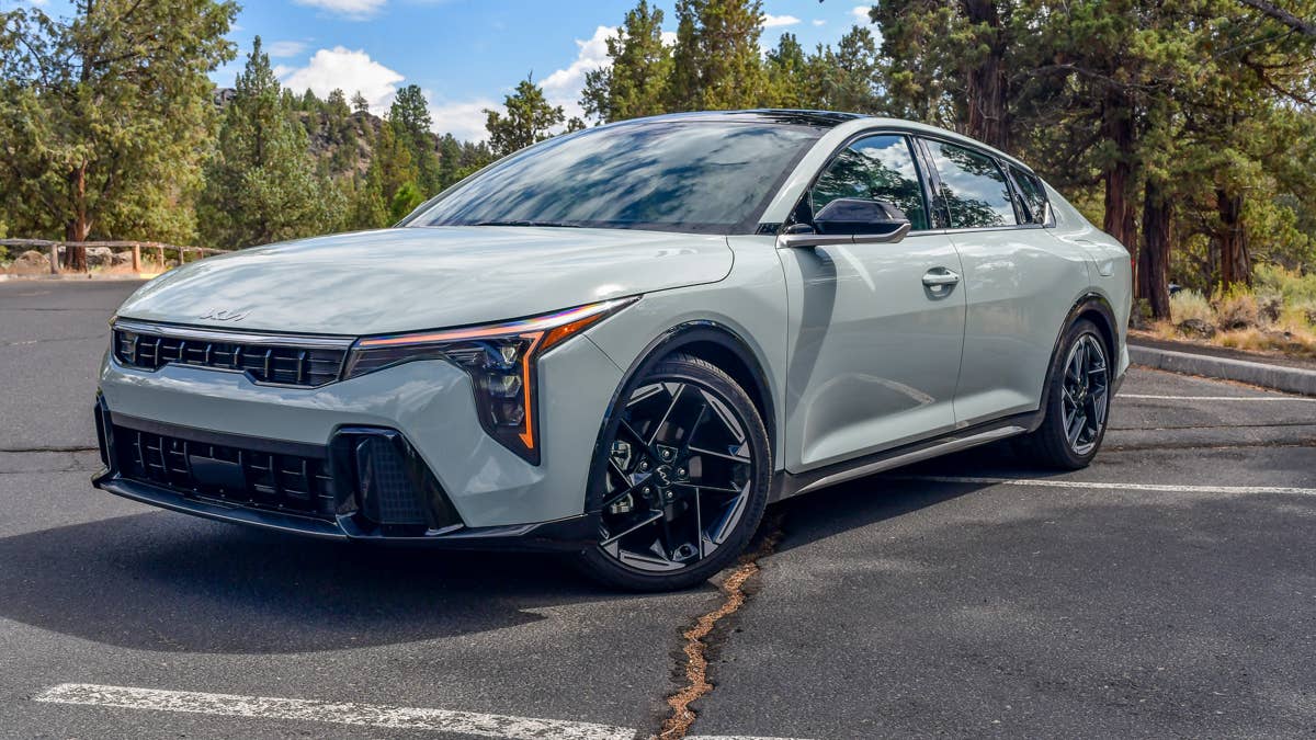 2027 Kia K4 é mais barato que um Corolla, mas você deve comprar um?