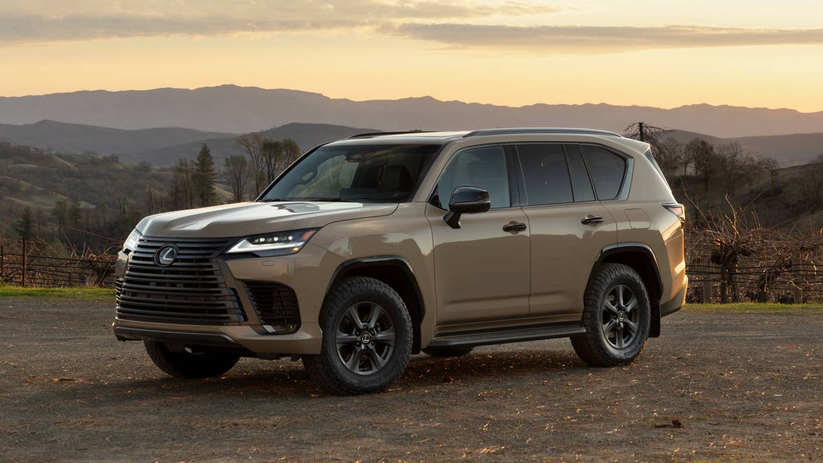 Lexus LX obtém direção mais nítida, ajustes de suspensão e F Sport