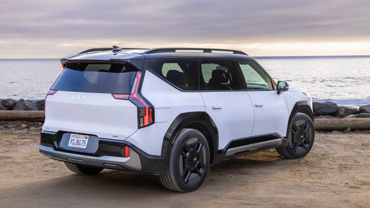 2027 Kia EV9 ganha mais torque à medida que o novo rival da Toyota se aproxima