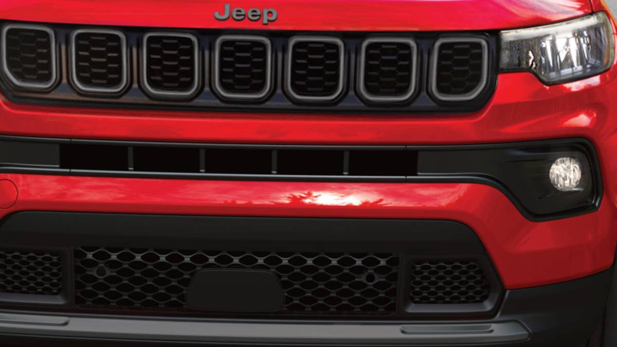 Jeep Compass 2027 obtém aumento de preço de US$ 2.435 com queda nas vendas