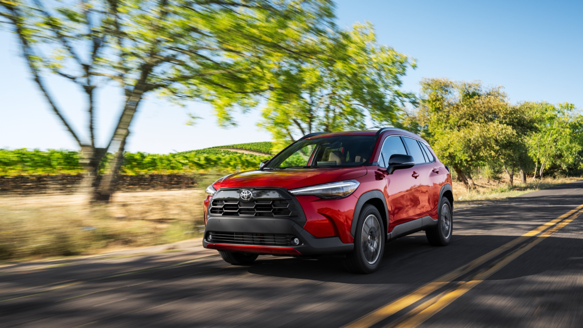 Tornar-se híbrido no Toyota Corolla Cross 2027 custa quase US$ 6.000 a mais