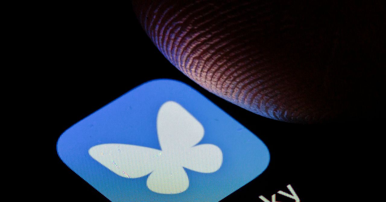 Bluesky está bloqueando links para um grande vazamento de registros de funcionários do DHS