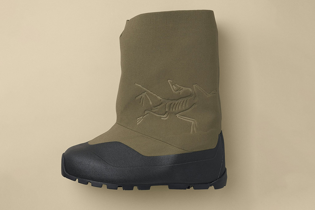 Arc’teryx escondeu um chinelo forrado de lã dentro de sua bota de inverno Postour GORE-TEX