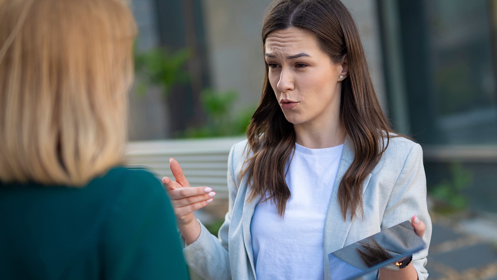 Pessoas brilhantes raramente precisam vencer uma discussão – elas geralmente fazem essas 8 coisas