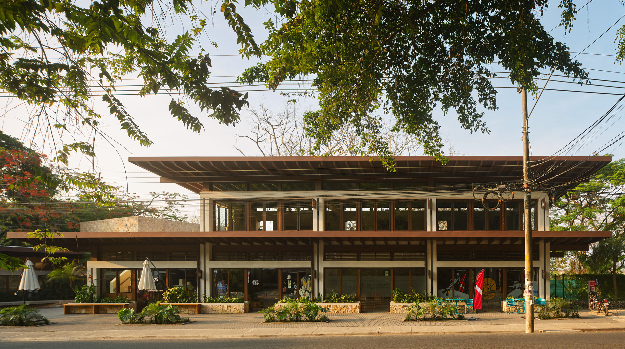 Centro Comercial Plaza Pochote / FAMM Arquitectura