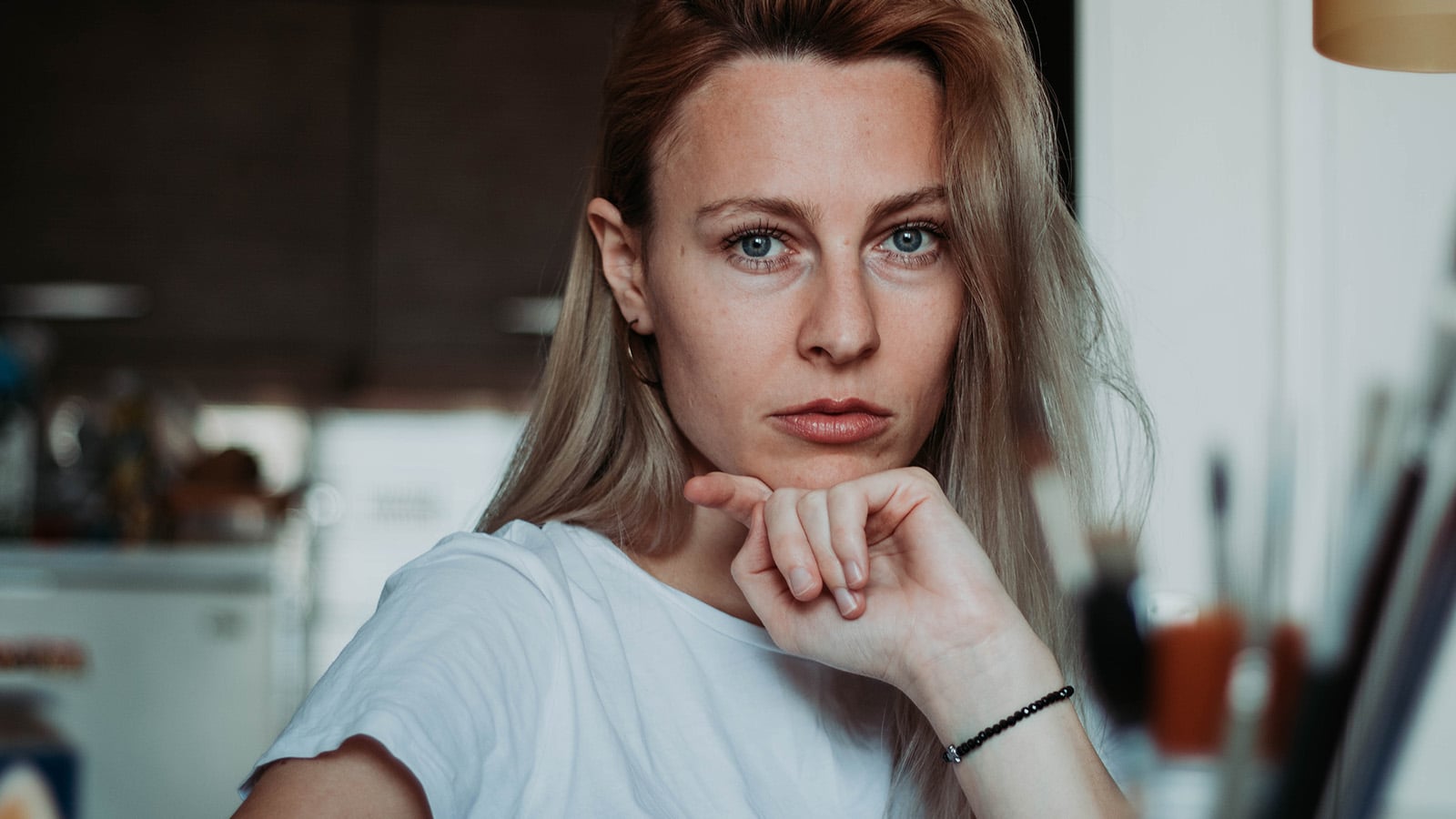 Pessoas que confundem intensidade emocional com compatibilidade genuína muitas vezes repetem esses 7 padrões de relacionamento sem perceber