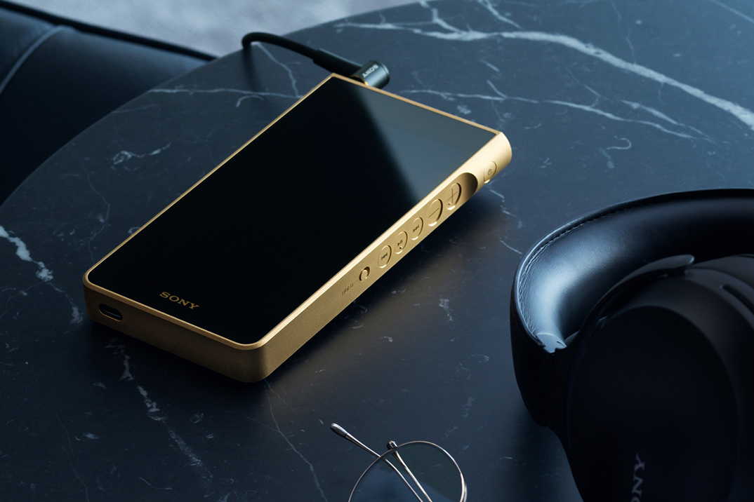 Sony usinou seu Walkman carro-chefe de US$ 5.899 em cobre banhado a ouro