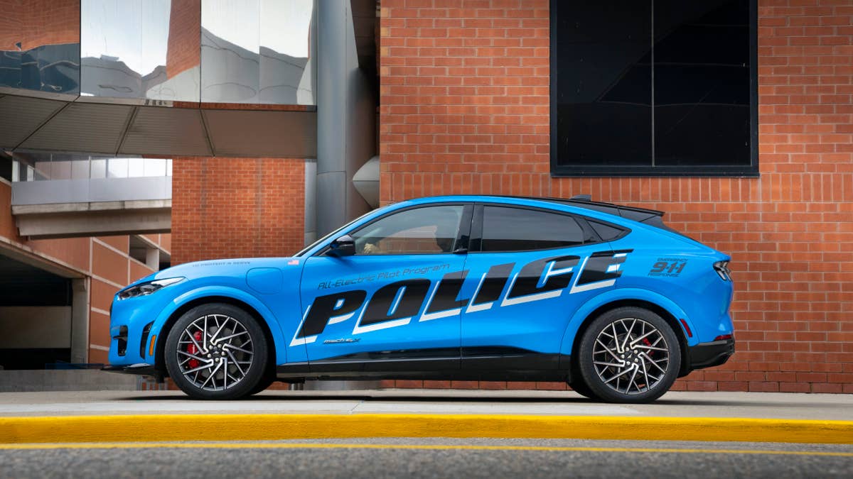 Ford dá ao Mustang Mach-E sua primeira versão oficial da polícia