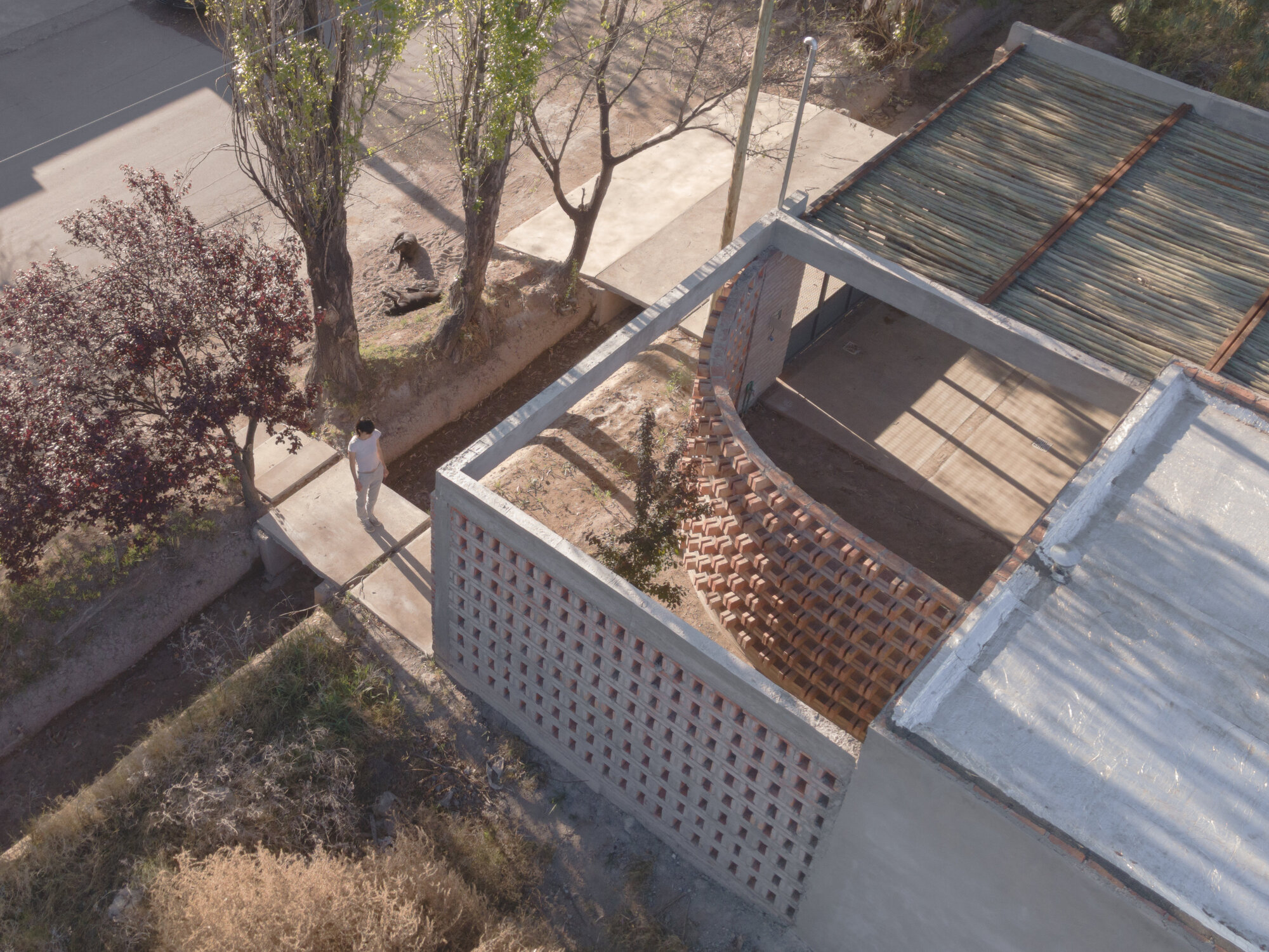 Casa T-237 / ONE MORE ONE Architects