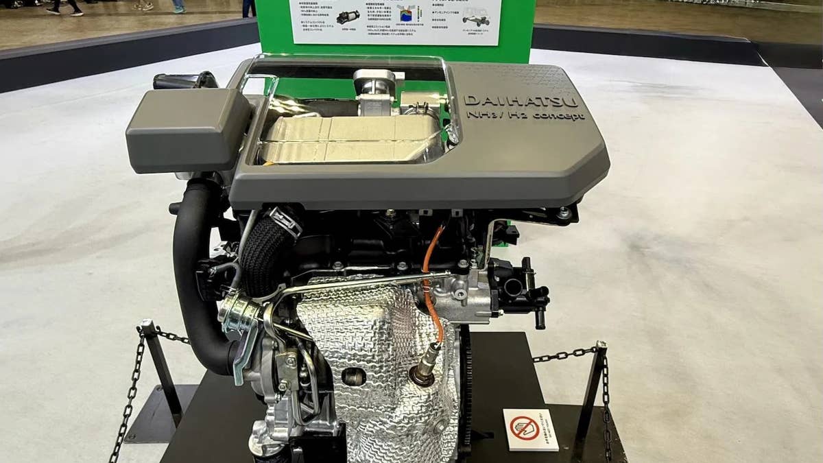 A pequena empresa de automóveis da Toyota acaba de lançar um motor movido a amônia