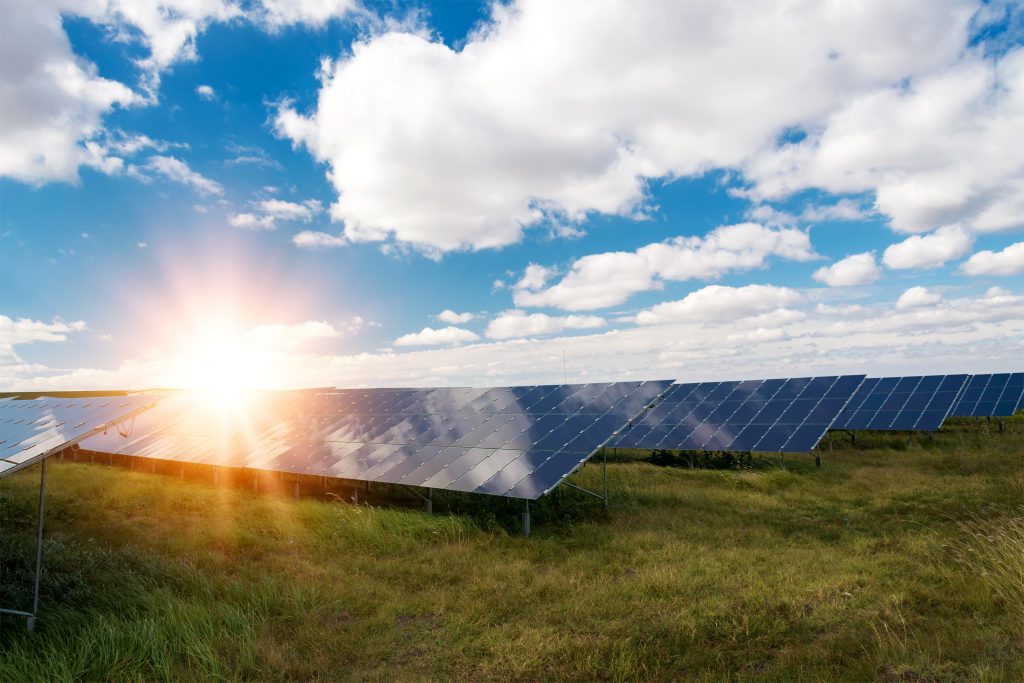 O que é uma bateria solar tubular e como ela difere das baterias de TI padrão?