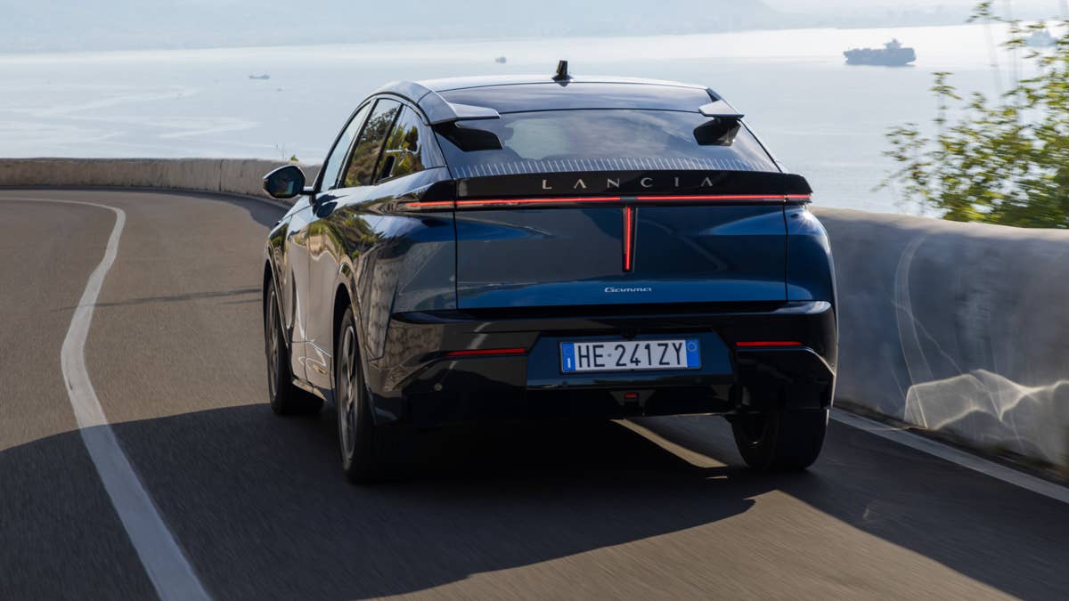 Lancia traz de volta o lendário HF Integrale, mas agora é um SUV