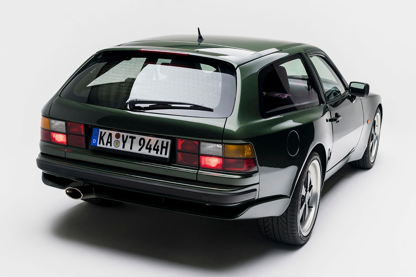 Sim, este é realmente um Porsche 944 Shooting Brake