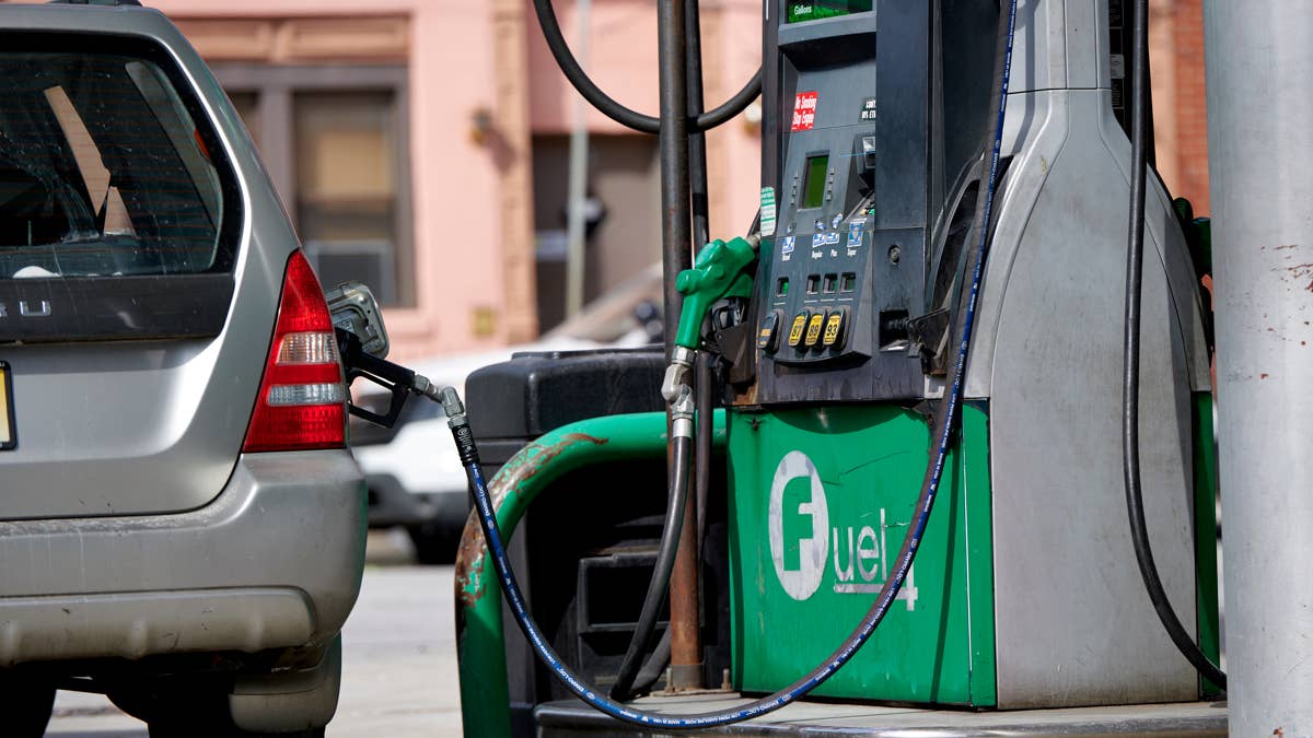 Casa Branca espera alívio do diesel tingido de vermelho enquanto os preços atingem alta recorde