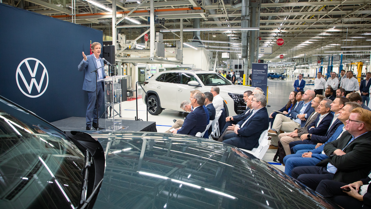 VW supostamente congela salários de 660 mil trabalhadores até 2030