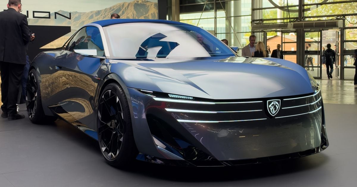 Peugeot RCZ Vision cupê revelado com 500 cv e bateria de estado sólido