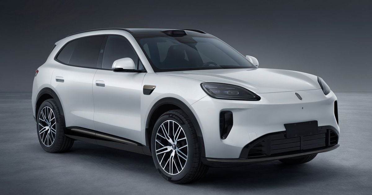 Marca chinesa revela mais um modelo fortemente inspirado na Porsche