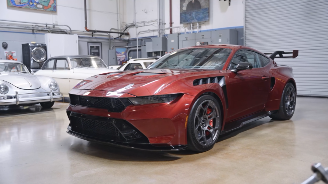 Tim Allen abre sua garagem particular, revelando alguns carros extremamente raros