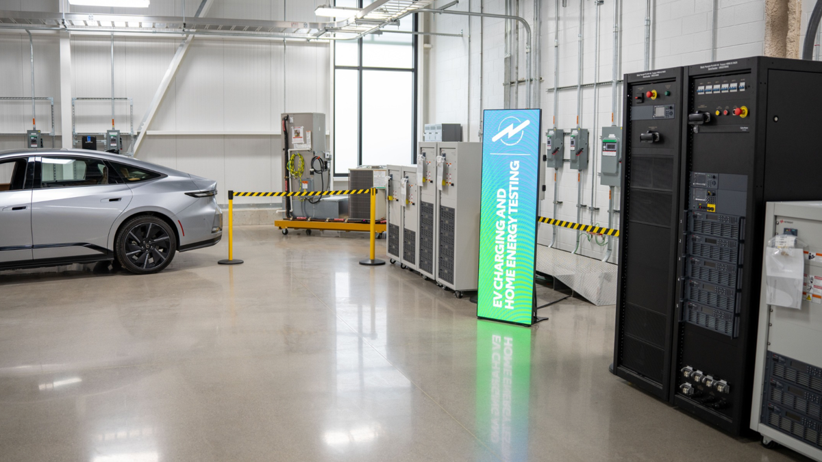 Toyota construiu um centro de baterias nos EUA para resolver problemas mais rapidamente